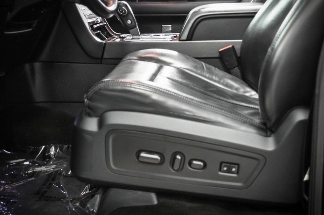 2015 Lincoln Navigator 2WD 4dr