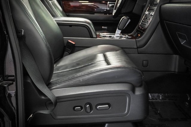2015 Lincoln Navigator 2WD 4dr