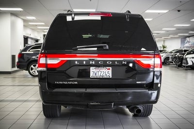 2015 Lincoln Navigator 2WD 4dr