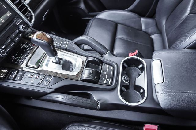 2017 Porsche Cayenne Platinum Edition