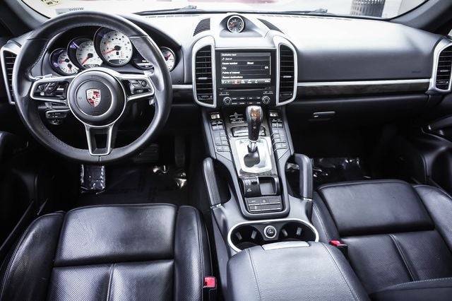 2017 Porsche Cayenne Platinum Edition