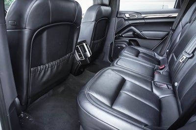 2017 Porsche Cayenne Platinum Edition