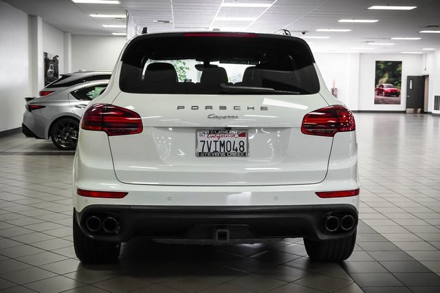 2017 Porsche Cayenne Platinum Edition