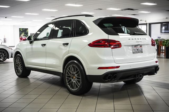 2017 Porsche Cayenne Platinum Edition