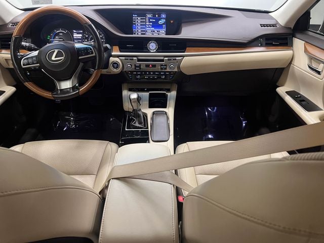 2016 Lexus ES 300h