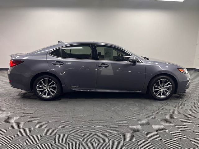 2016 Lexus ES 300h