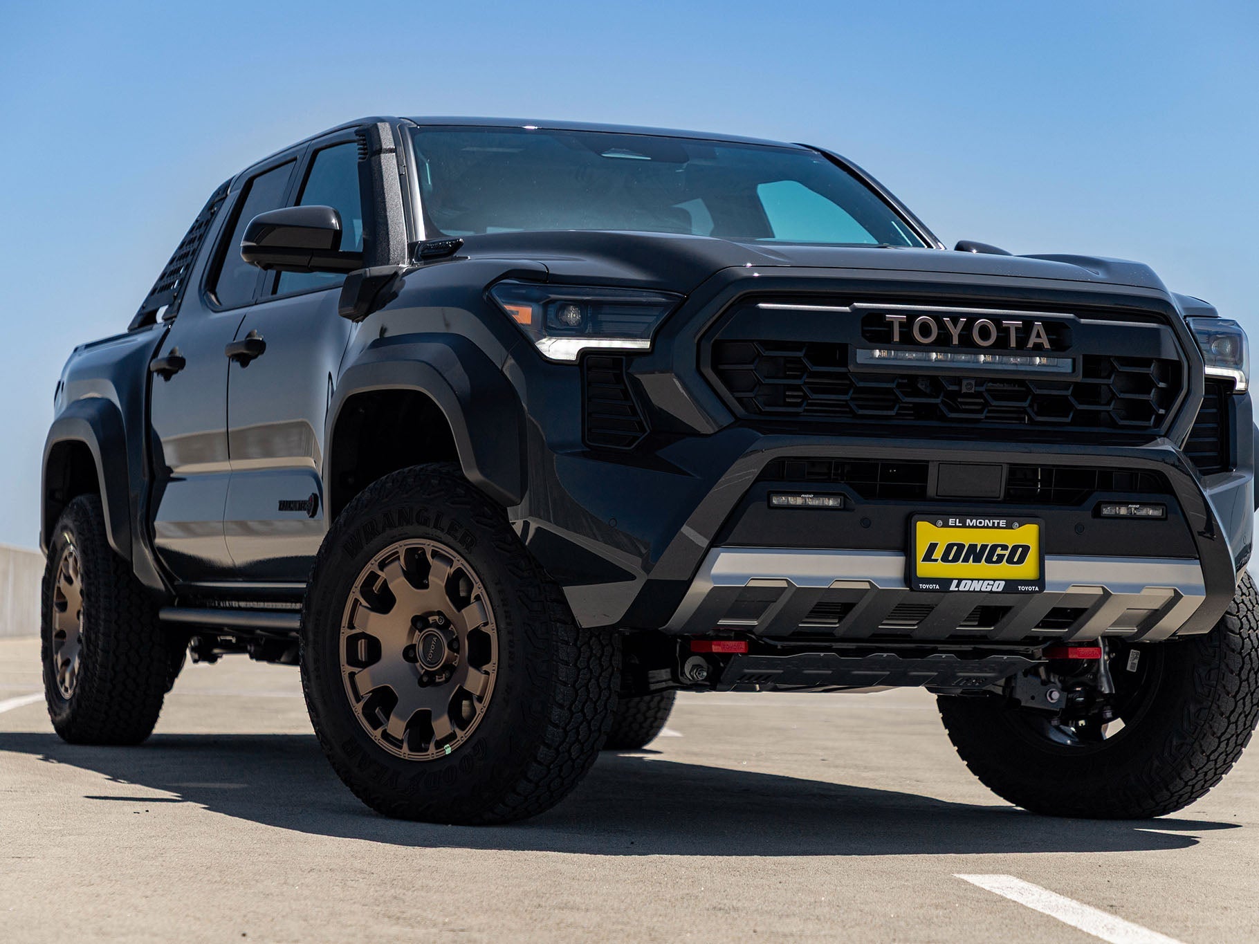 2026 Toyota Tacoma i-FORCE MAX Tacoma Trailhunter