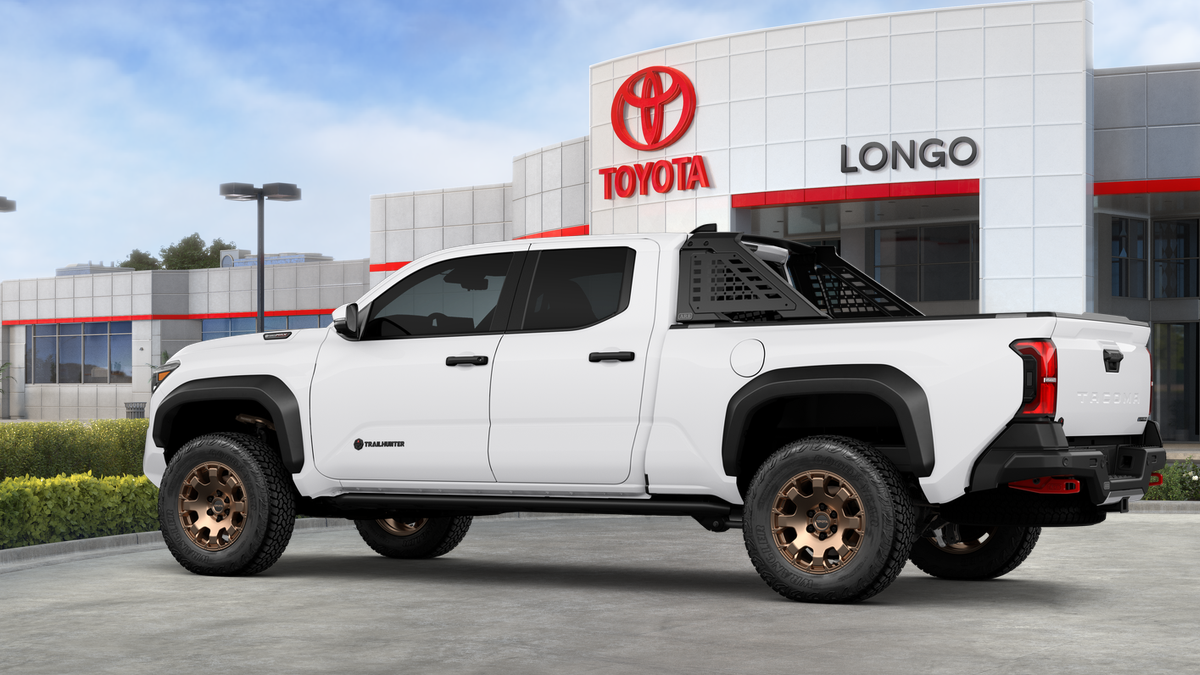 2026 Toyota Tacoma i-FORCE MAX Tacoma Trailhunter