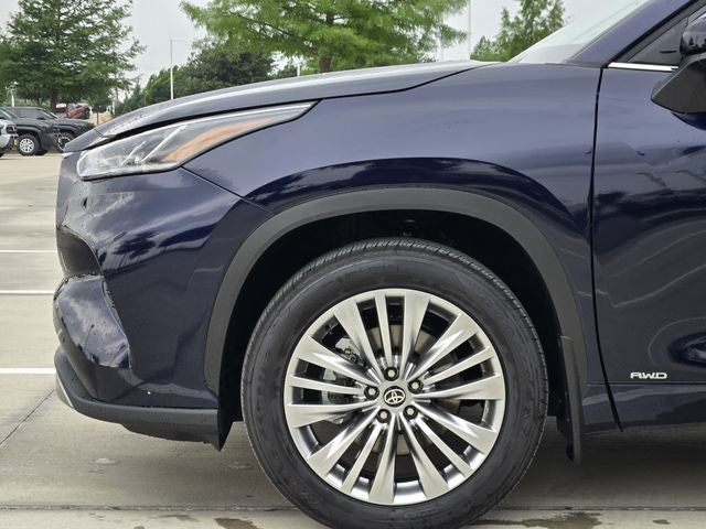 2026 Toyota Highlander Hybrid Platinum