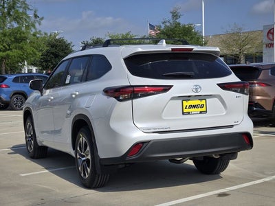 2026 Toyota Highlander Hybrid XLE