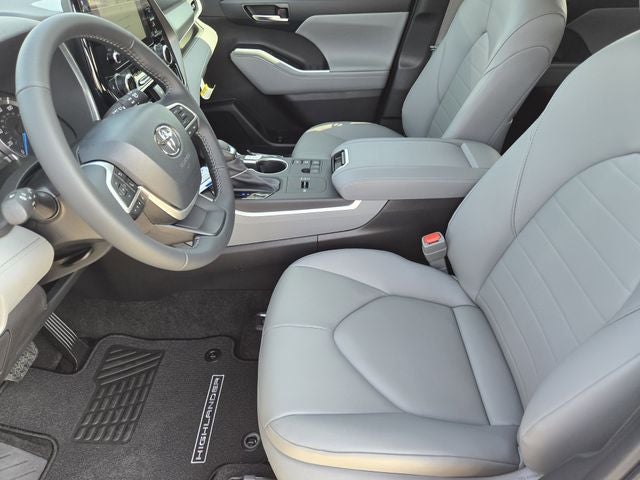 2026 Toyota Highlander Hybrid XLE