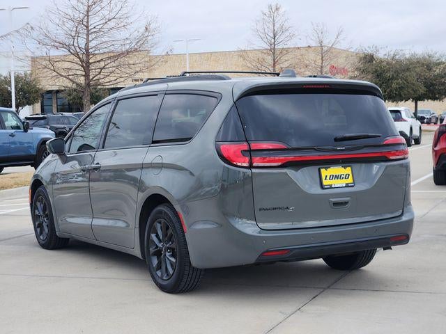 2021 Chrysler Pacifica Touring