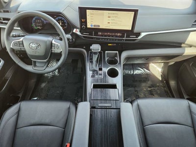 2025 Toyota Sienna Woodland Edition 7 Passenger