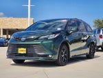 2025 Toyota Sienna Woodland Edition 7 Passenger