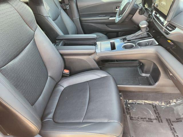 2025 Toyota Sienna Woodland Edition 7 Passenger