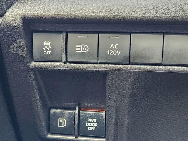 2025 Toyota Sienna Woodland Edition 7 Passenger