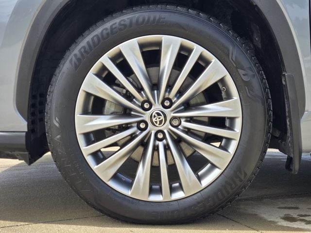 2021 Toyota Highlander Hybrid Platinum