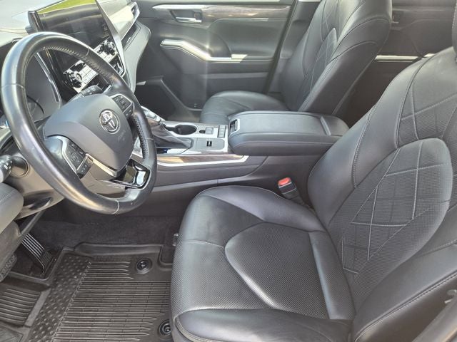 2021 Toyota Highlander Hybrid Platinum