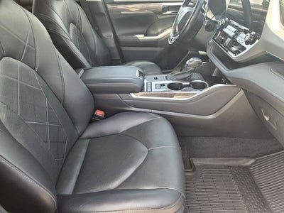2021 Toyota Highlander Hybrid Platinum