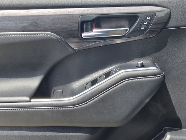 2021 Toyota Highlander Hybrid Platinum