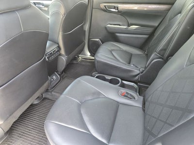 2021 Toyota Highlander Hybrid Platinum