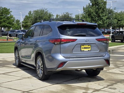 2021 Toyota Highlander Hybrid Platinum