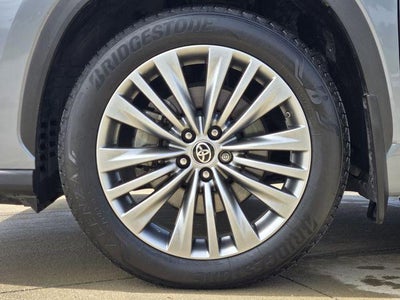 2021 Toyota Highlander Hybrid Platinum