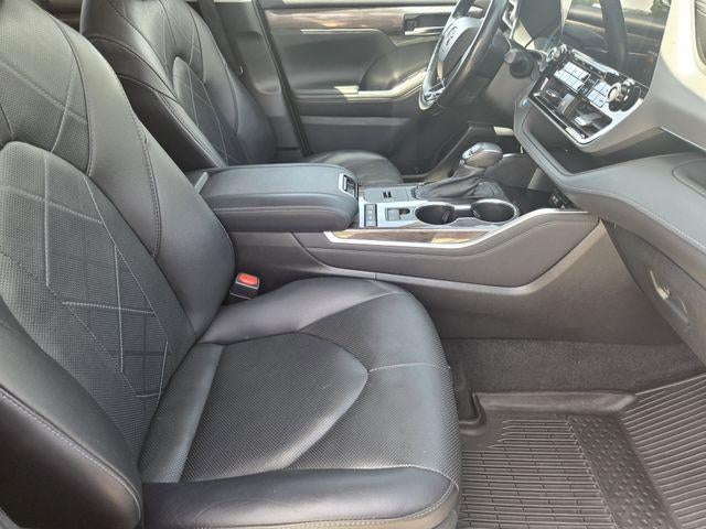 2021 Toyota Highlander Hybrid Platinum