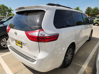 2018 Toyota Sienna XLE 8 Passenger