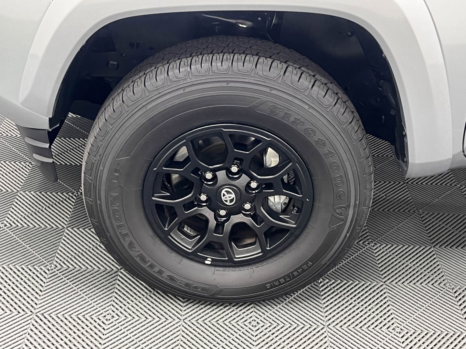 2022 Toyota Tacoma SR5 RWD