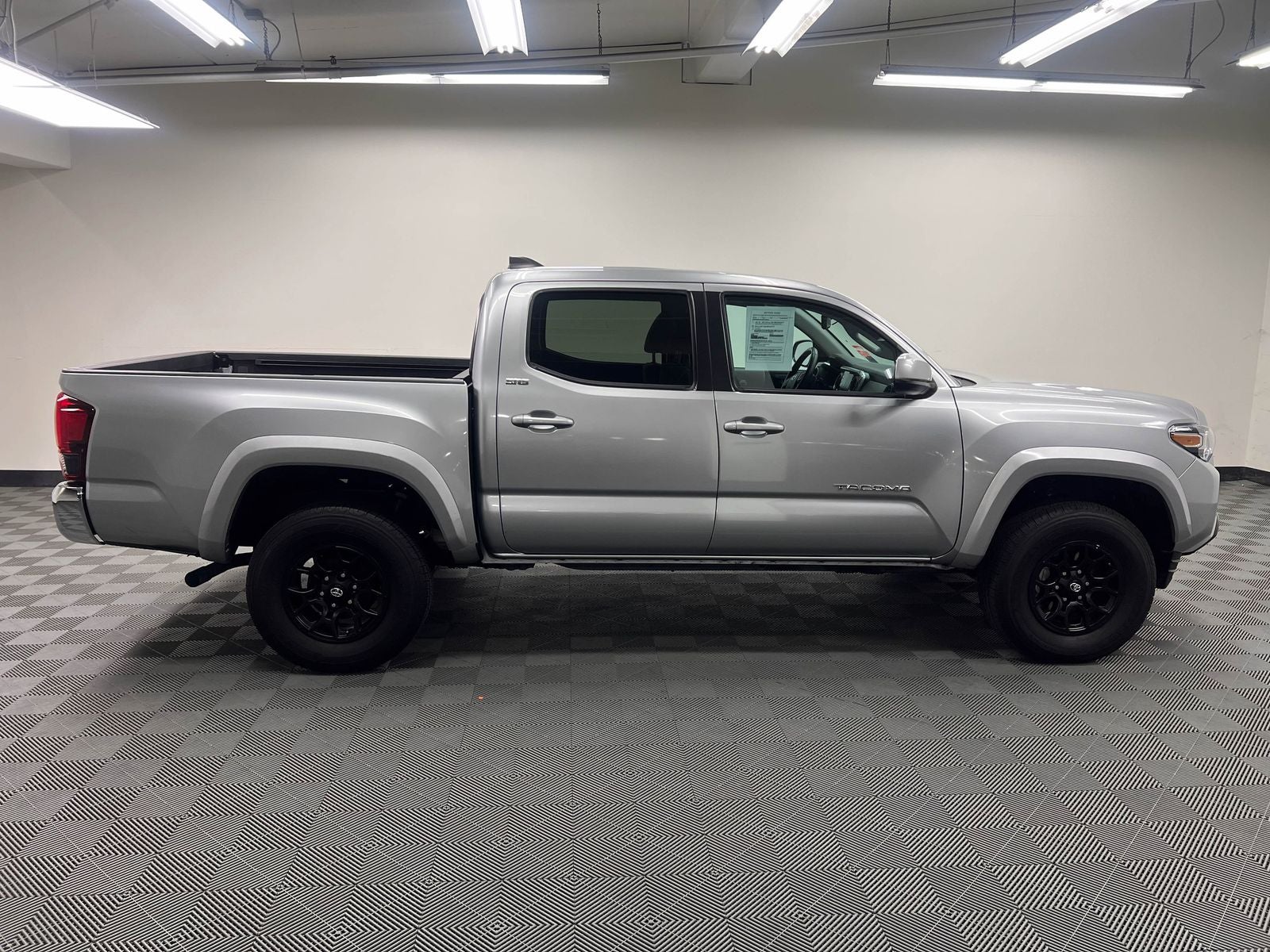 2022 Toyota Tacoma SR5 RWD