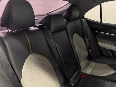 2020 Toyota Camry Hybrid XLE