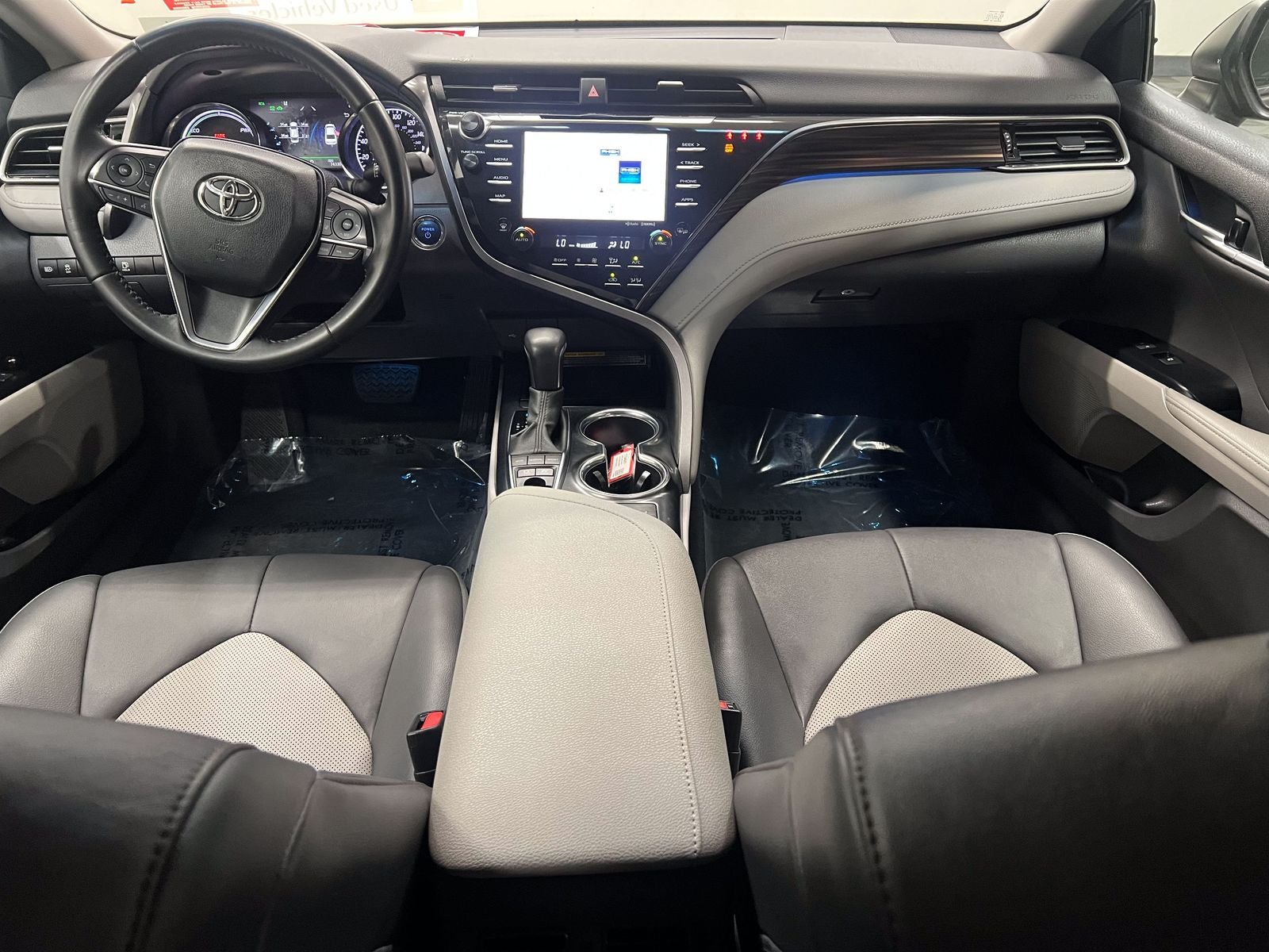 2020 Toyota Camry Hybrid XLE