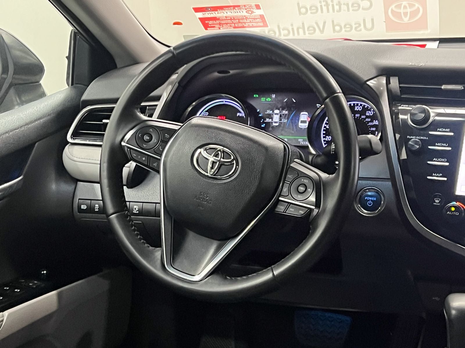 2020 Toyota Camry Hybrid XLE
