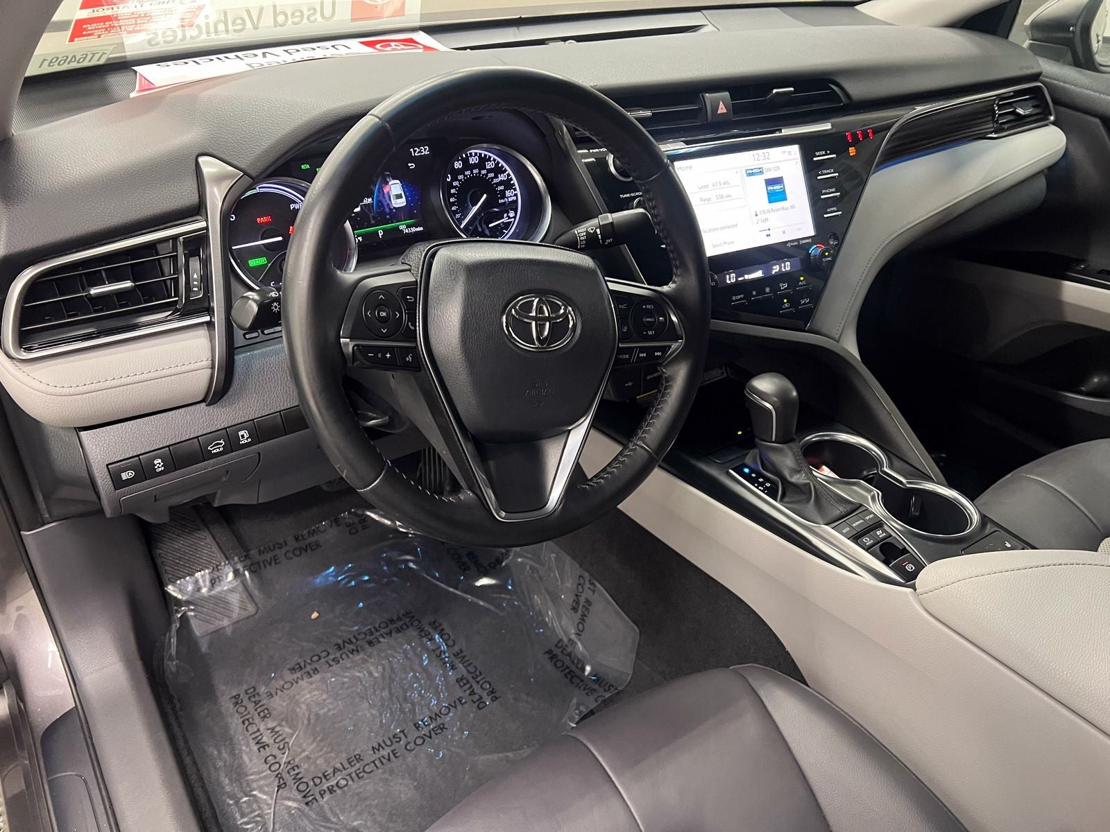 2020 Toyota Camry Hybrid XLE