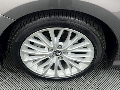 2020 Toyota Camry Hybrid XLE