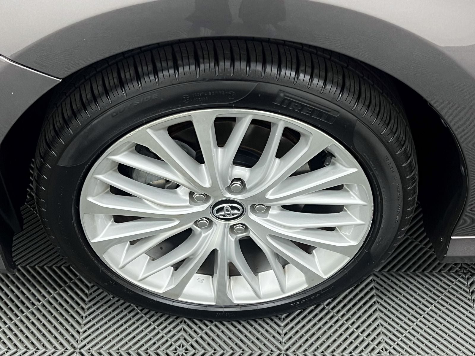 2020 Toyota Camry Hybrid XLE