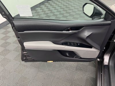 2020 Toyota Camry Hybrid XLE
