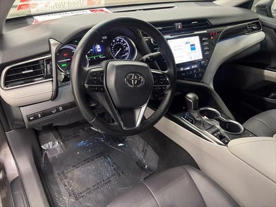 2020 Toyota Camry Hybrid XLE