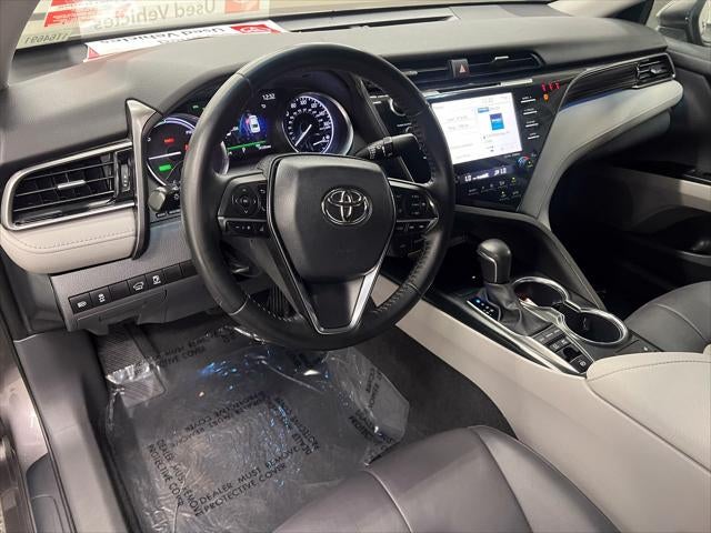 2020 Toyota Camry Hybrid XLE