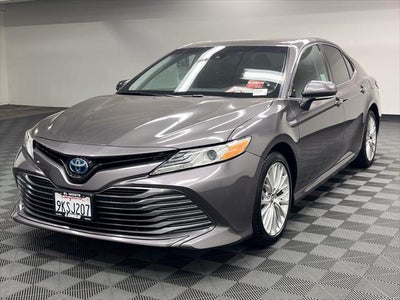 2020 Toyota Camry Hybrid XLE