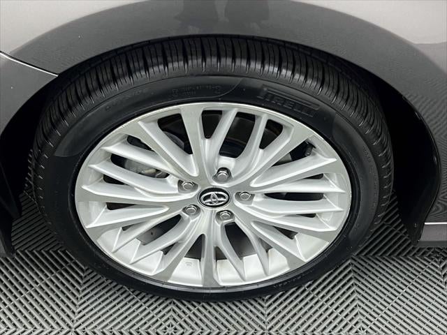 2020 Toyota Camry Hybrid XLE