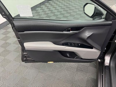 2020 Toyota Camry Hybrid XLE