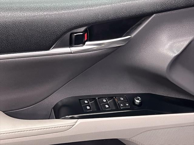 2020 Toyota Camry Hybrid XLE