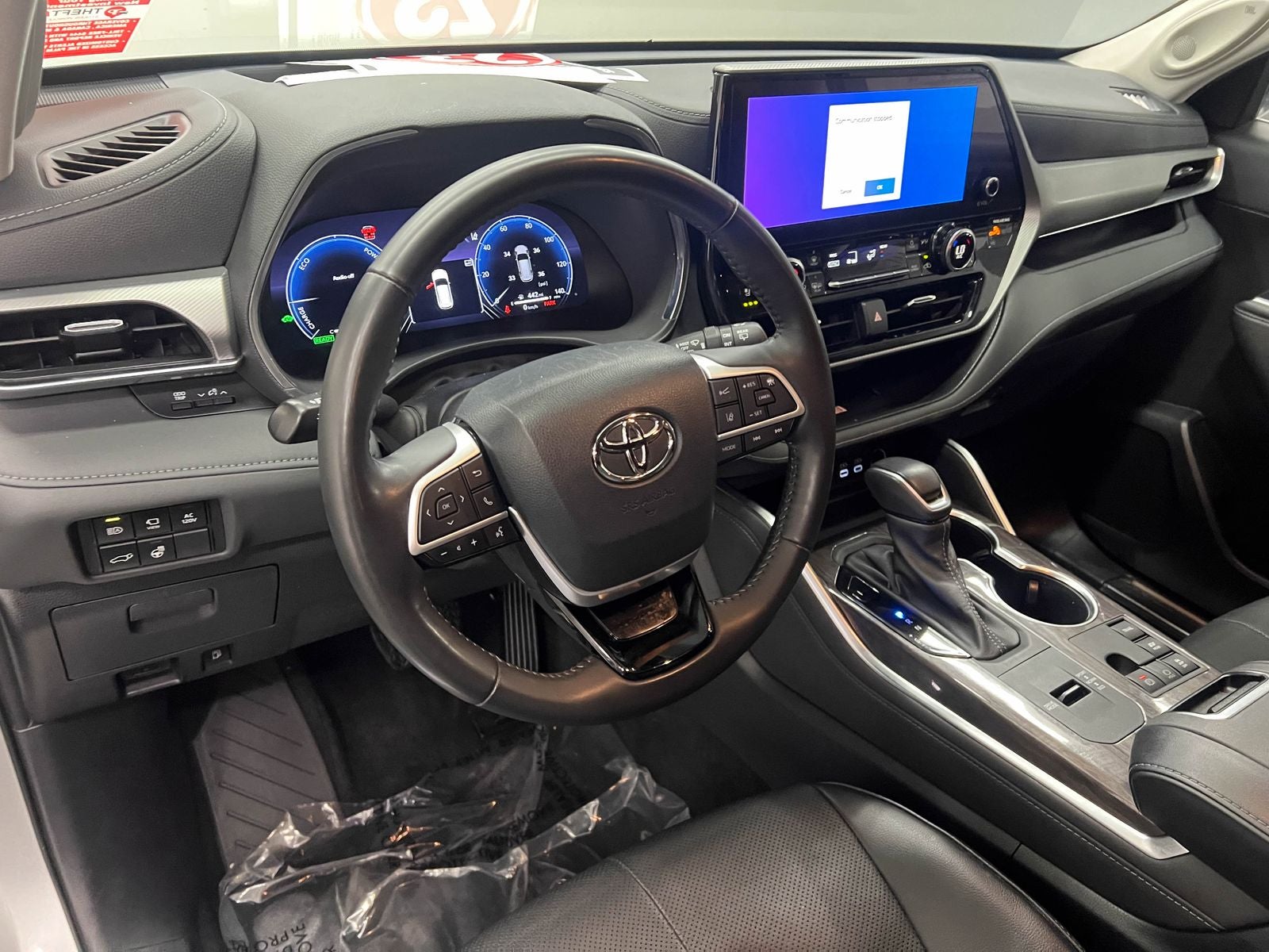 2023 Toyota Highlander Hybrid Platinum