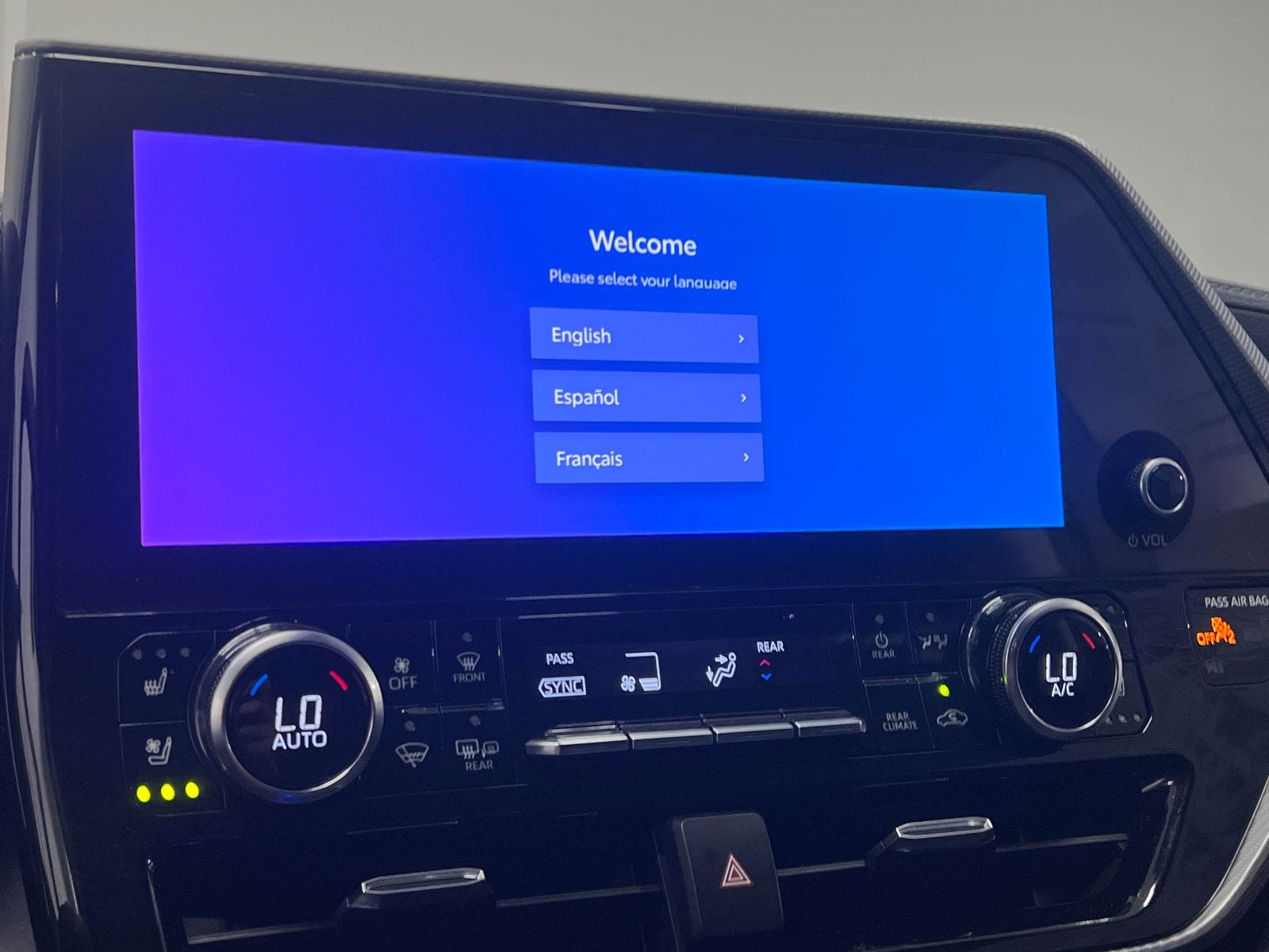 2023 Toyota Highlander Hybrid Platinum