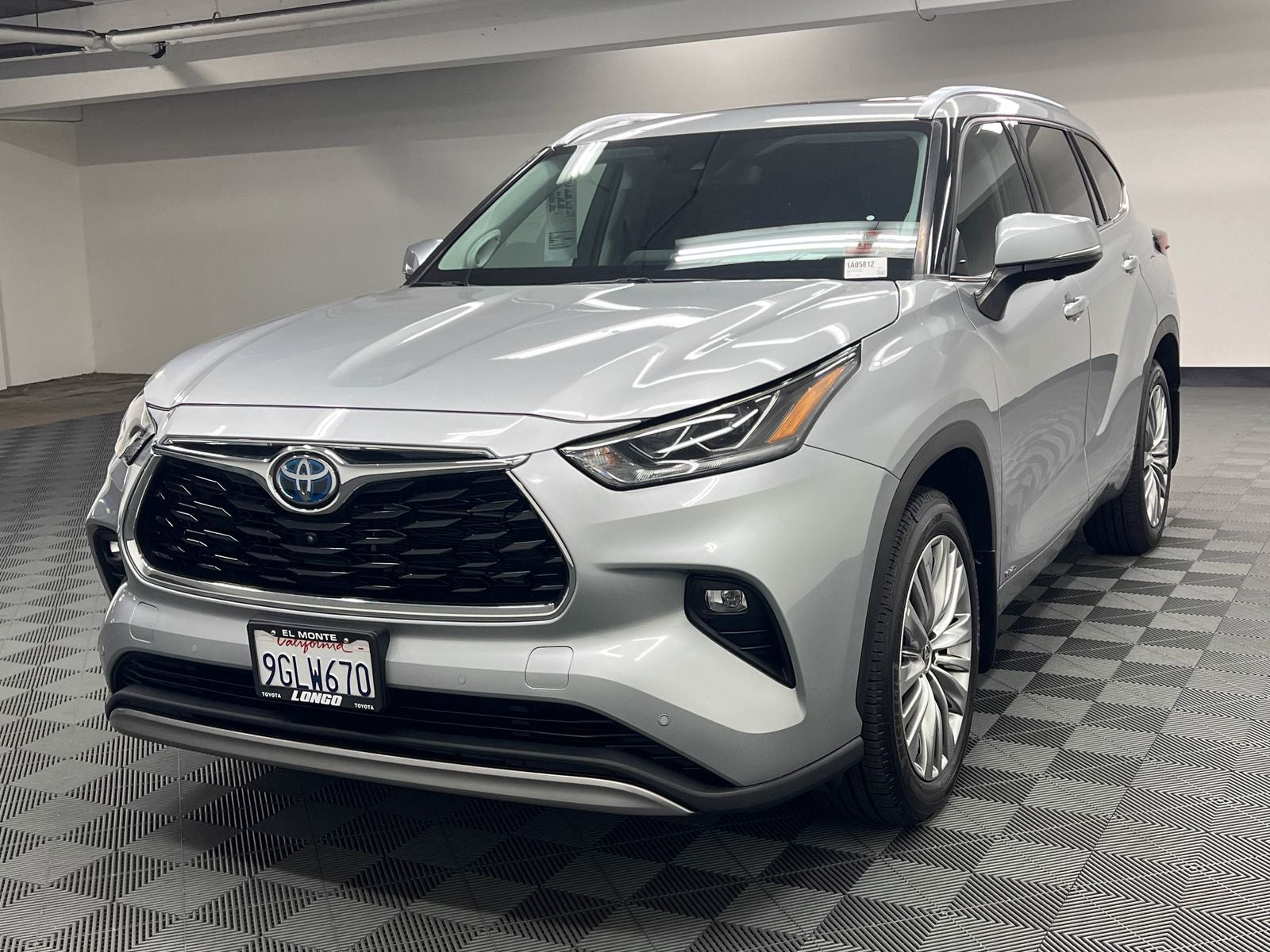 2023 Toyota Highlander Hybrid Platinum