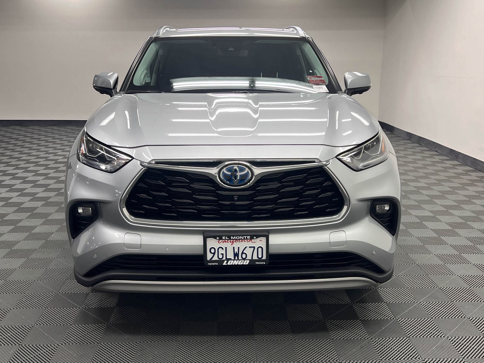 2023 Toyota Highlander Hybrid Platinum