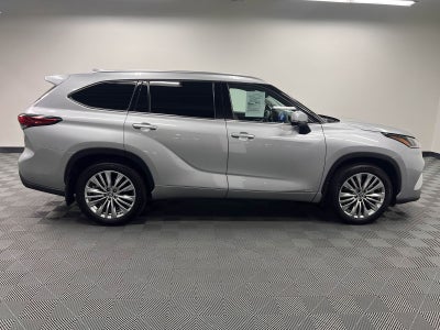 2023 Toyota Highlander Hybrid Platinum