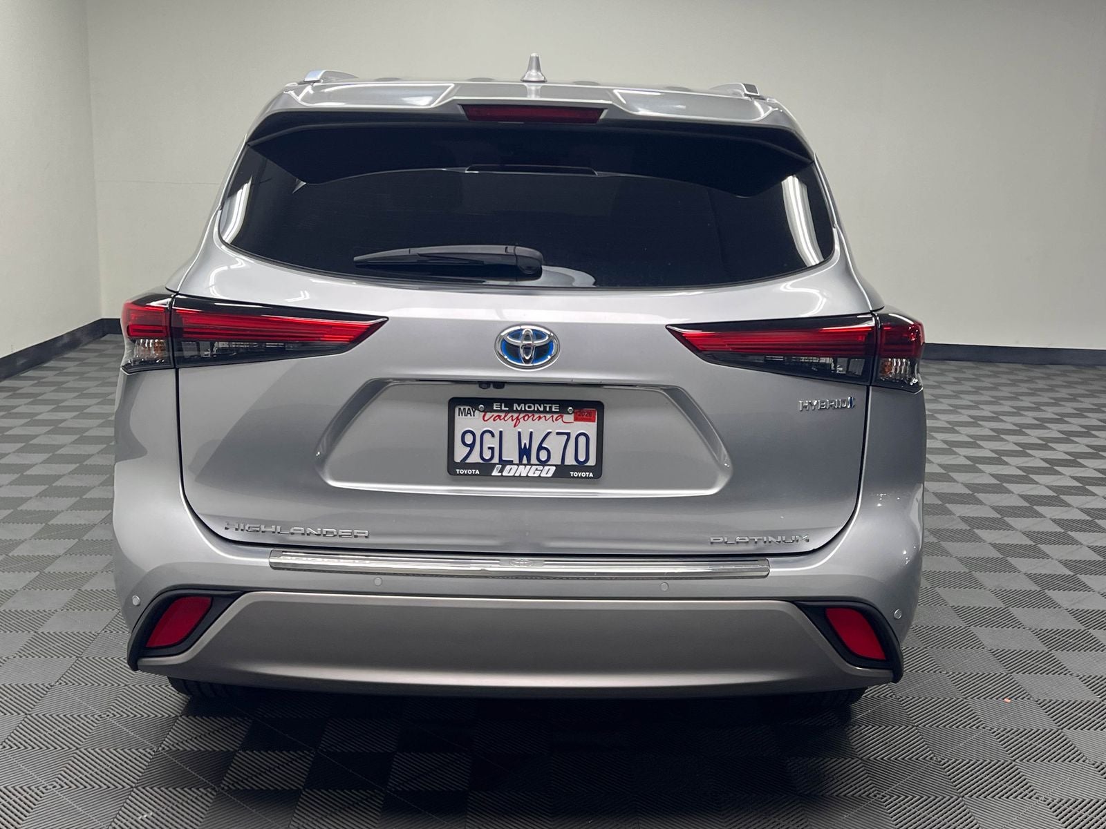 2023 Toyota Highlander Hybrid Platinum